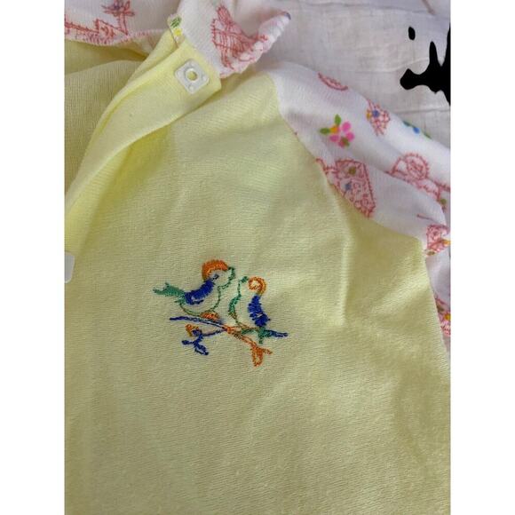 Vintage 1960s Baby Pajamas One Piece 12M Girls Soft Thin Embroidered Birds PJs - Picture 5 of 10